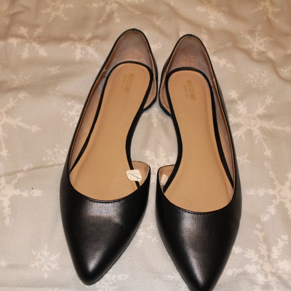 Black, Pointed-Toe Flats
